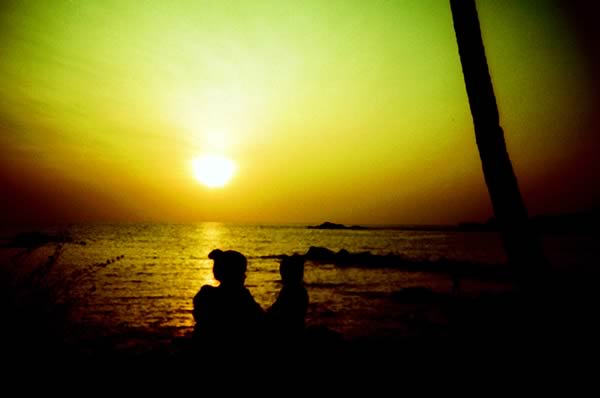 mother-child-sunset